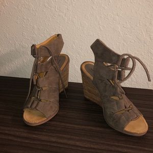 Melrose and Market wedges